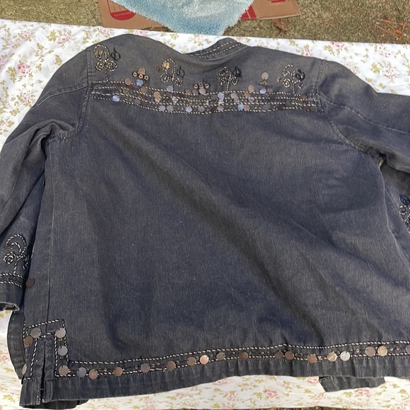 Jean jacket - Picture 2 of 3